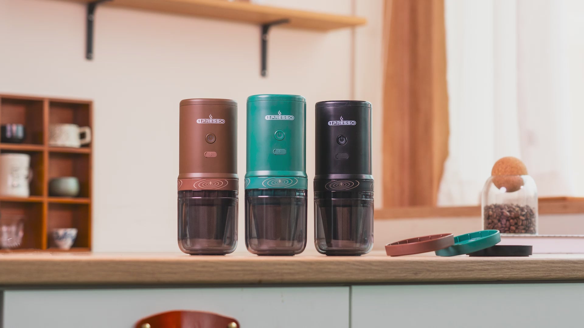 1Presso V60 filter coffee portable coffee machine with electric grinder fresh coffee on the go